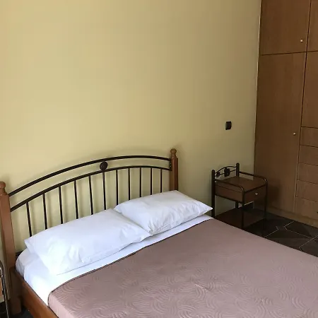 In The Nifi Nyaraló *